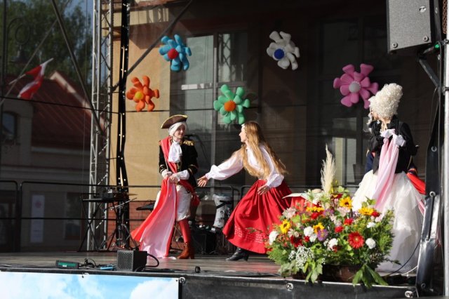 b_1024_768_0_00_images_2023_2024_WYDARZENIA_GMINNY_3MAJA_438162450_993460946121011_2901581074765781950_n